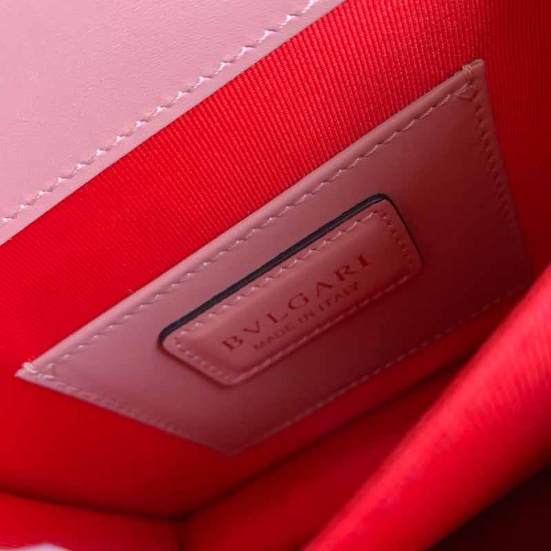 Classic Faux Leather Handbag - Polished Finish | Women's Luxury Handbag #1689 - close-up detail shot (image 3) of designer-inspired handbag