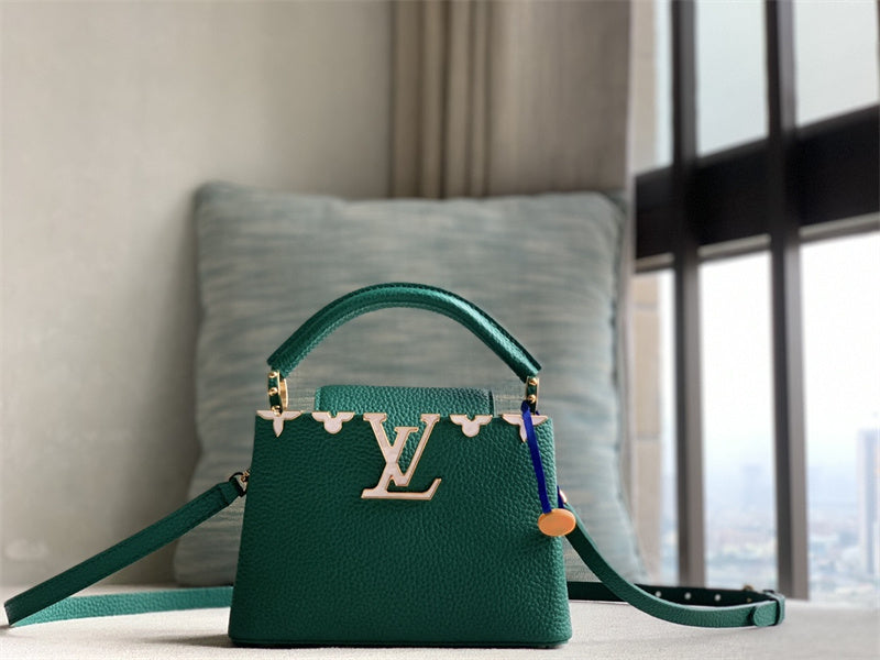  versatile structured bag detail view showing craftsmanship 44