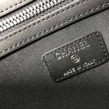 Zivas Charm Contemporary Flair Everyday Handbag (Contemporary Shape Language) – Detail View