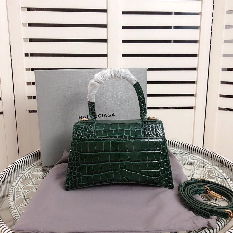 Interior view of signature everyday-luxe women's handbag – women's premium purse