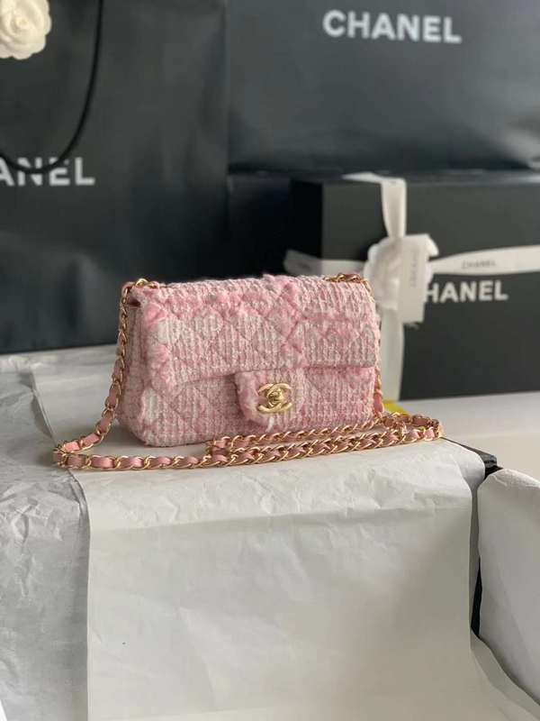 Zivas Charm Contemporary Flair Everyday Handbag (Statement-Ready Design) – Detail View