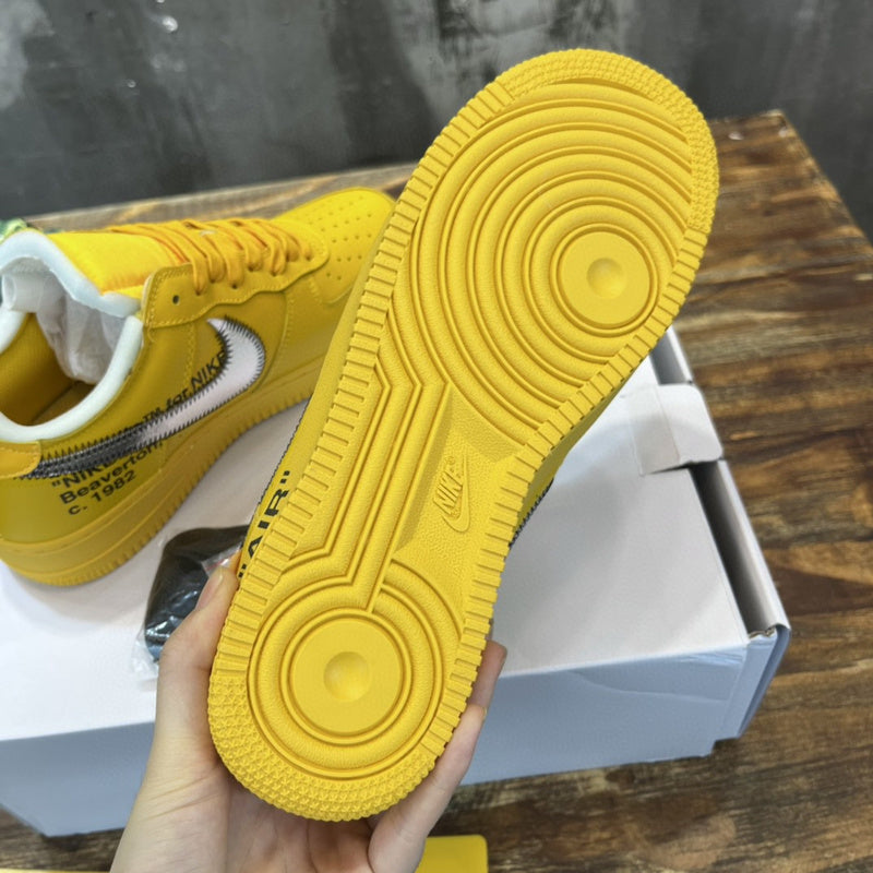 Side profile of Nike classic monochrome sneakers everyday casual design