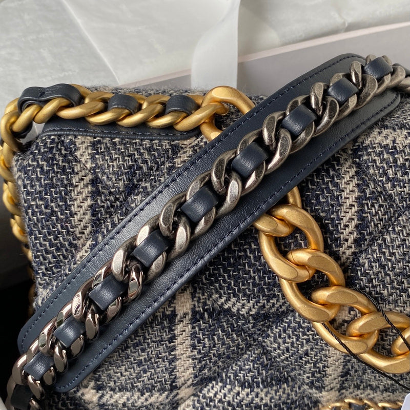 Zivas Charm Timeless Appeal Designer Handbag (Structured Everyday Essential) – Lifestyle Shot