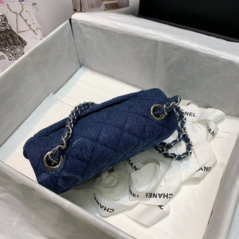  women's handbag, compact design, view 3