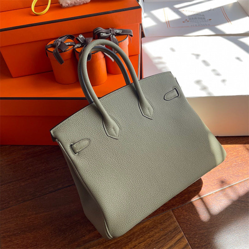  tote bag interior and compartment view 9