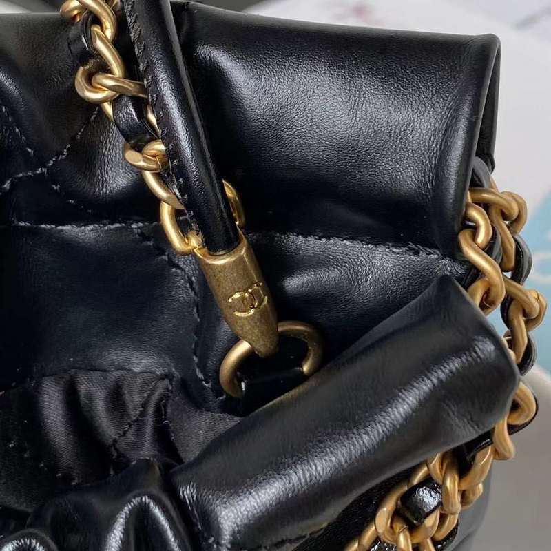 Zivas Charm Versatile Design Luxury Handbag (Elevated Accessory Essential) – Styled Look