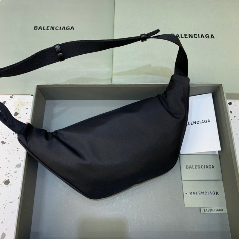 Zivas Charm Streamlined Design Statement Handbag (Contemporary Shape Language) – Detail View