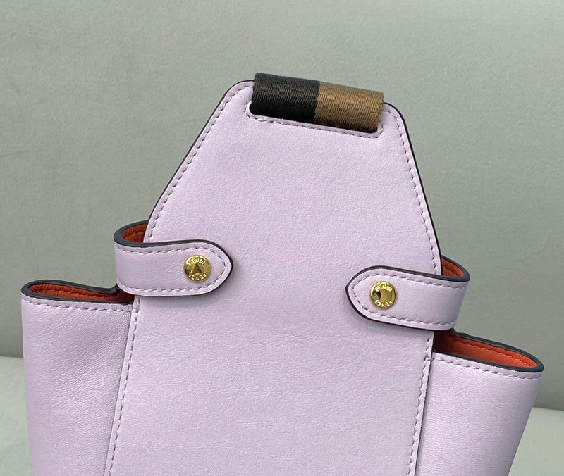 Ziva's Charm handbag – detail view (12cm*10cm*19cm)