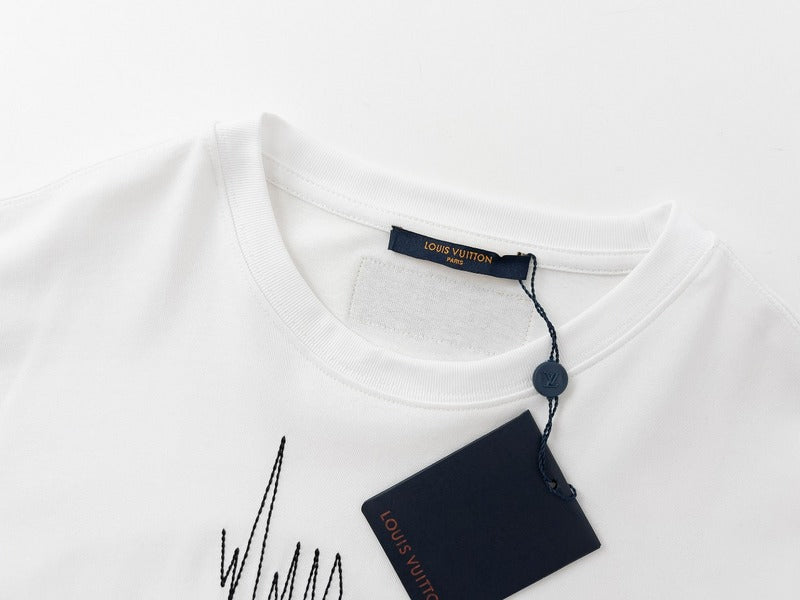 Full styled look of Louis Vuitton cotton t-shirt with everyday silhouette