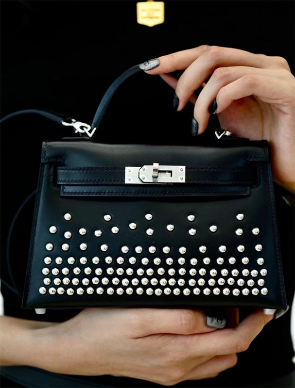  Graceful top-handle bag front view 13