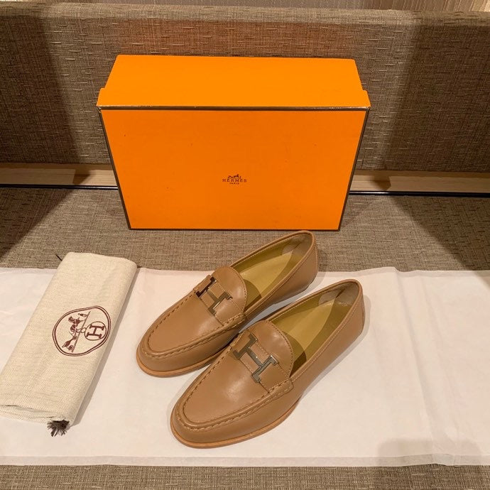 Hermes shoes Style 392 - logo and branding close-up
