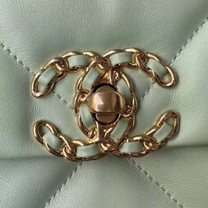  mid purse view 5
