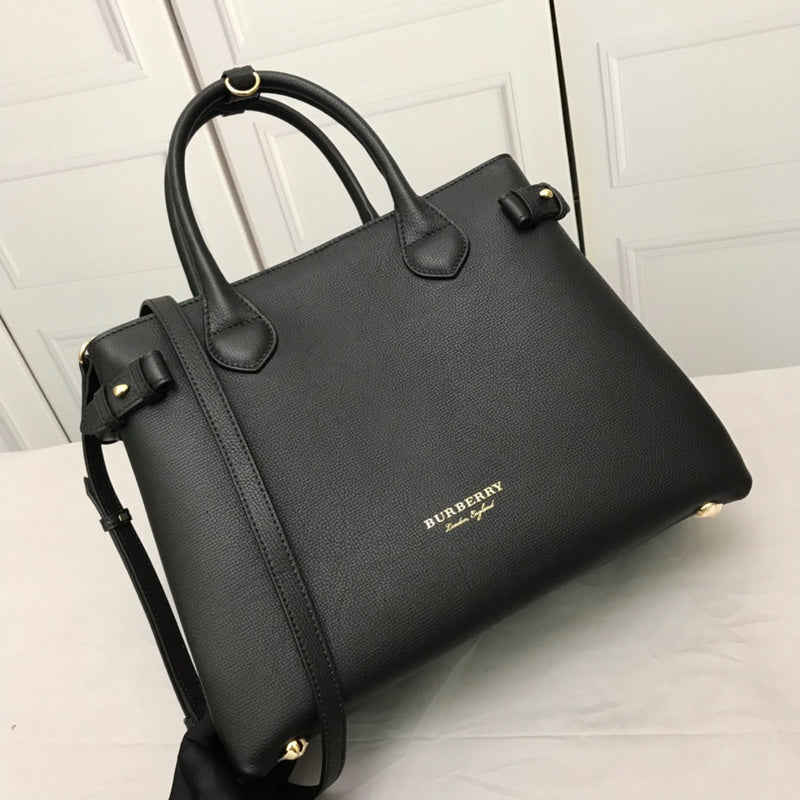 Ziva's Charm handbag – detail view (one versatile size)