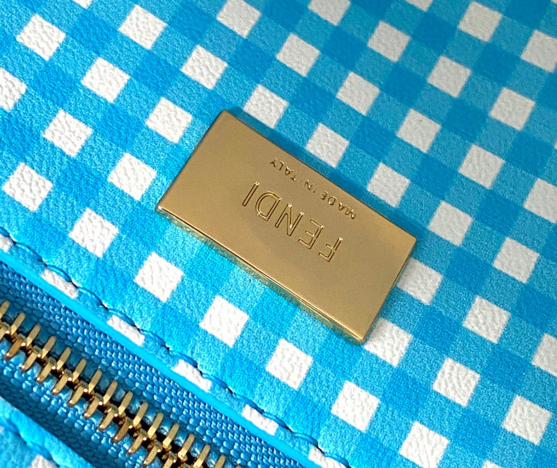 Ziva's Charm handbag – detail view (27cm*7cm*18cm)