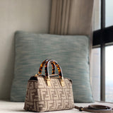 Ziva's Charm handbag – detail view (17cm*18cm*8cm)