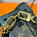  carryall bag close-up of hardware and finish