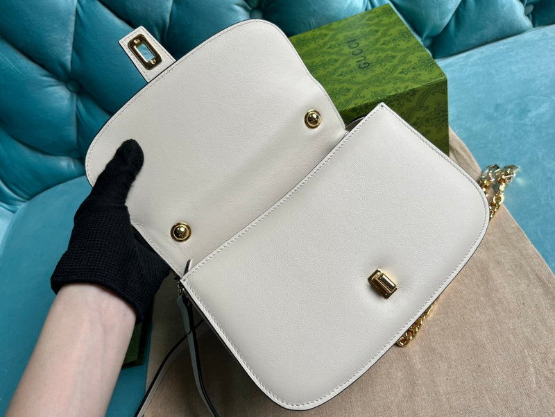Styled lifestyle shot of polished modern women's handbag – women's everyday handbag