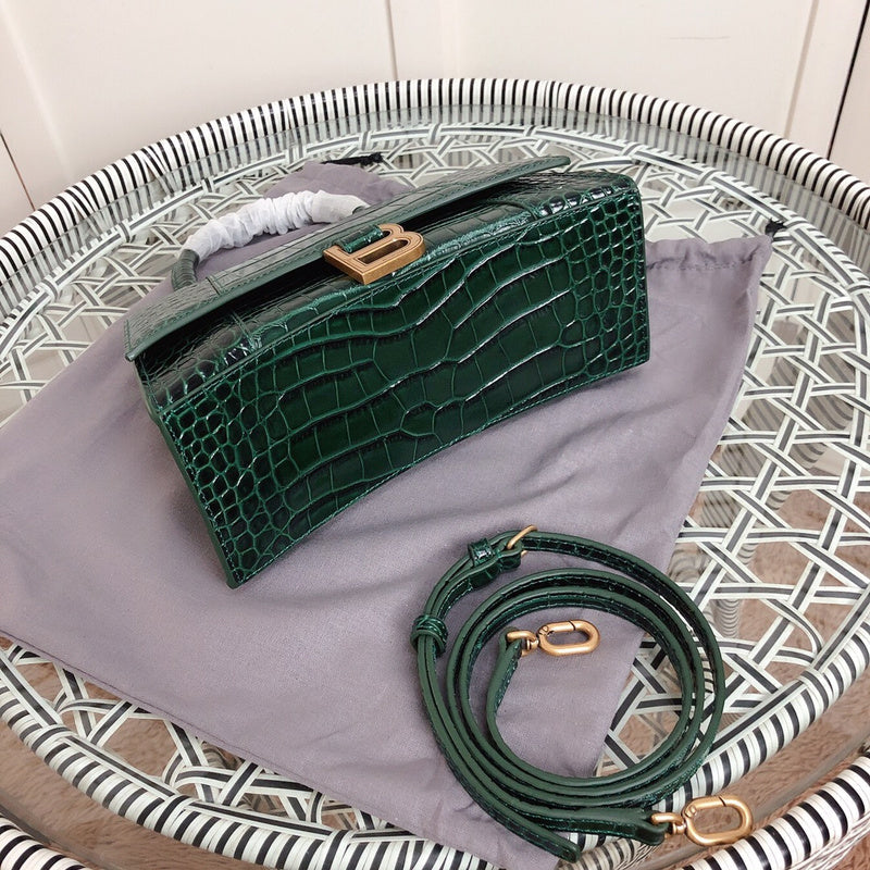 Back view of signature everyday-luxe women's handbag – women's premium purse