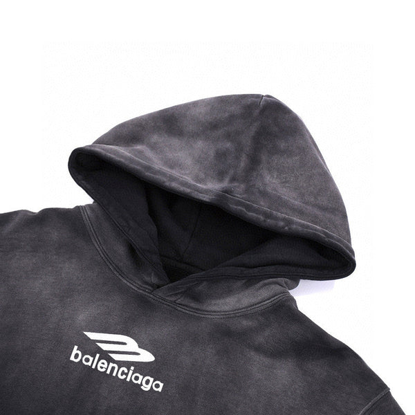 Side profile view of Balenciaga luxury piece style No.323