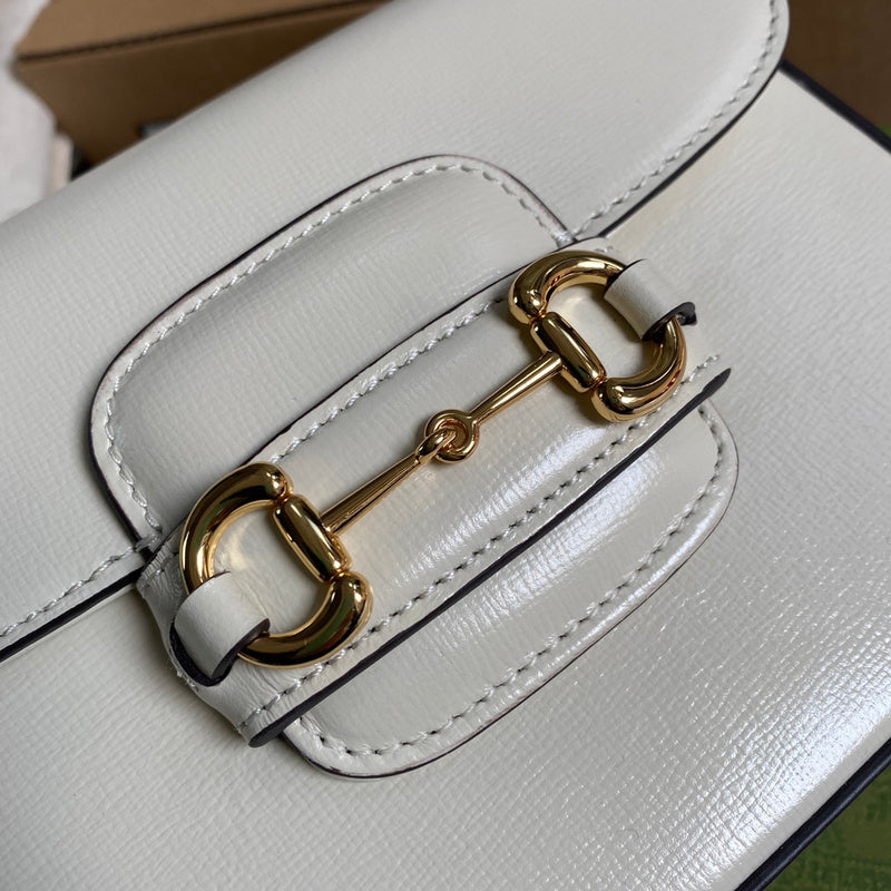 Handle and strap detail of structured refined women's handbag – women's everyday handbag