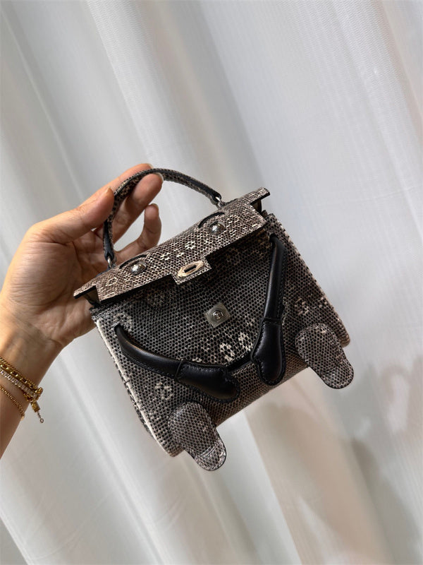  Streamlined everyday bag carried on shoulder 10