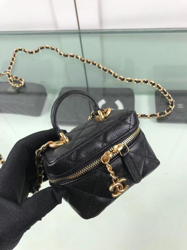 Zivas Charm Signature Style Fashion Handbag (Effortless Style Upgrade) – Detail View