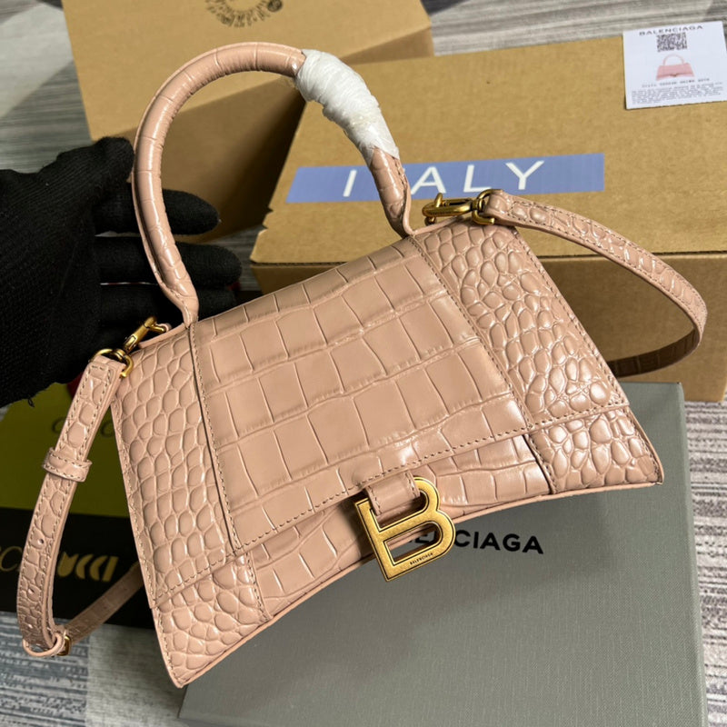Front view of chic everyday-luxe women's handbag – women's statement bag