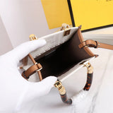 Ziva's Charm handbag – detail view (Standard Size)