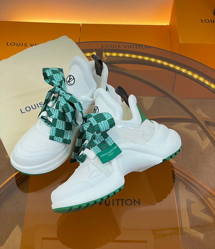 Louis Vuitton shoes Style 373 - texture and material detail