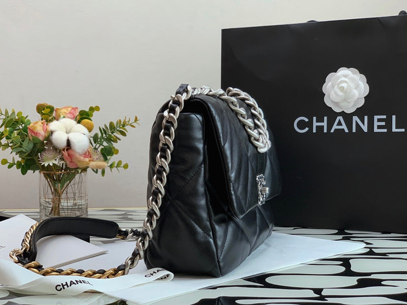 Zivas Charm Refined Structure Designer Handbag (Timeless Wardrobe Addition) – Detail View