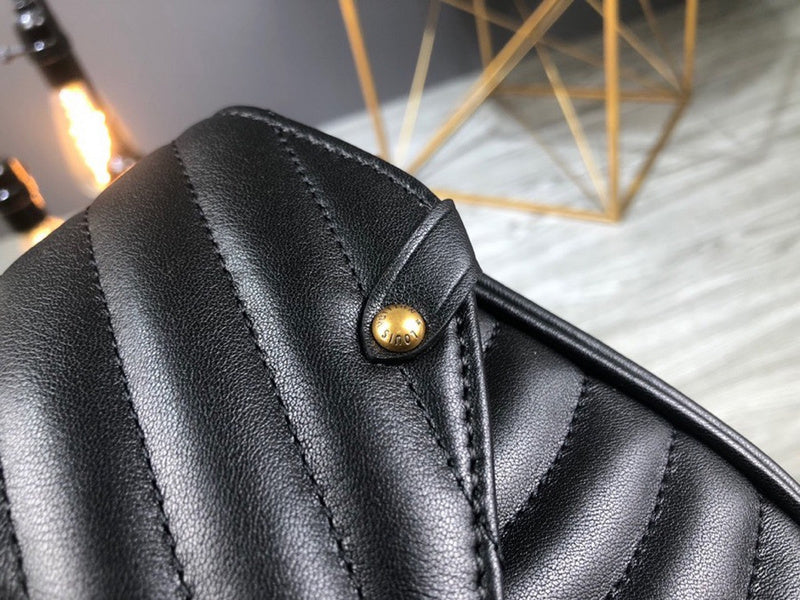 Handle and strap detail of premium chic women's handbag – women's luxury accessory