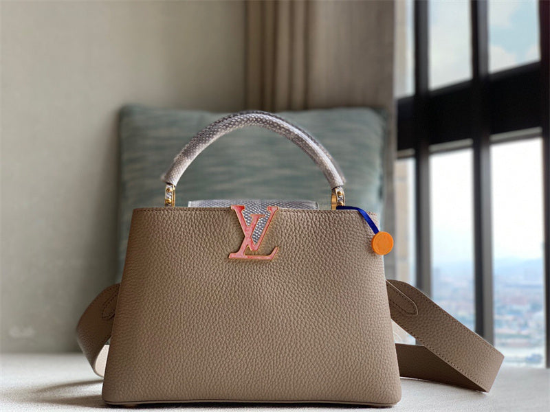  signature carryall bag detail view showing craftsmanship