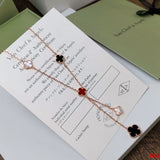 Angled view of Van Cleef & Arpels unisex jewelry piece