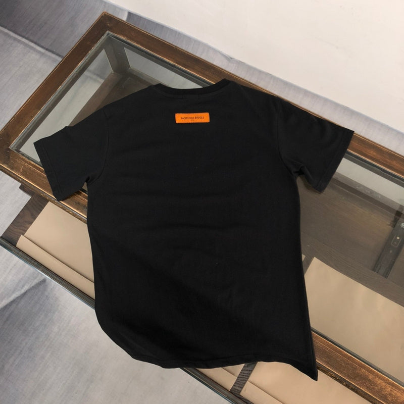 Side profile of Louis Vuitton cotton t-shirt with everyday silhouette