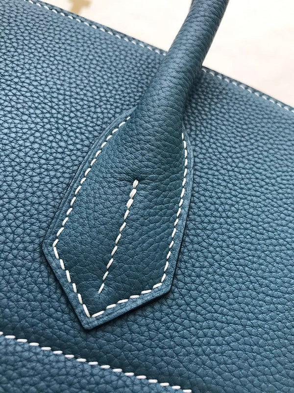 Smart bag shown from front angle
