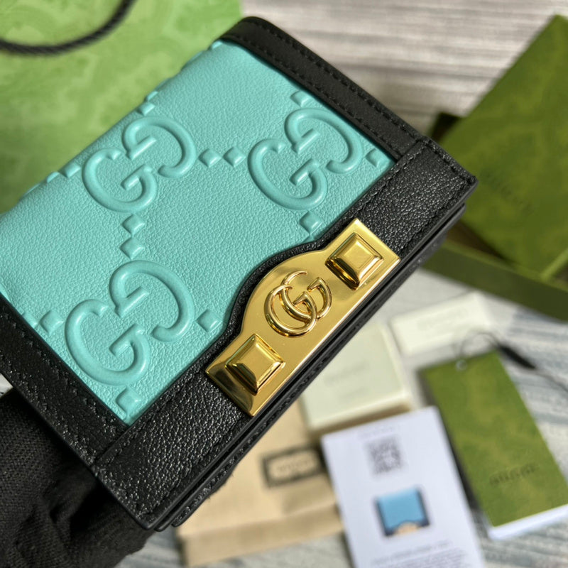 Interior view of polished modern women's handbag – women's luxury accessory