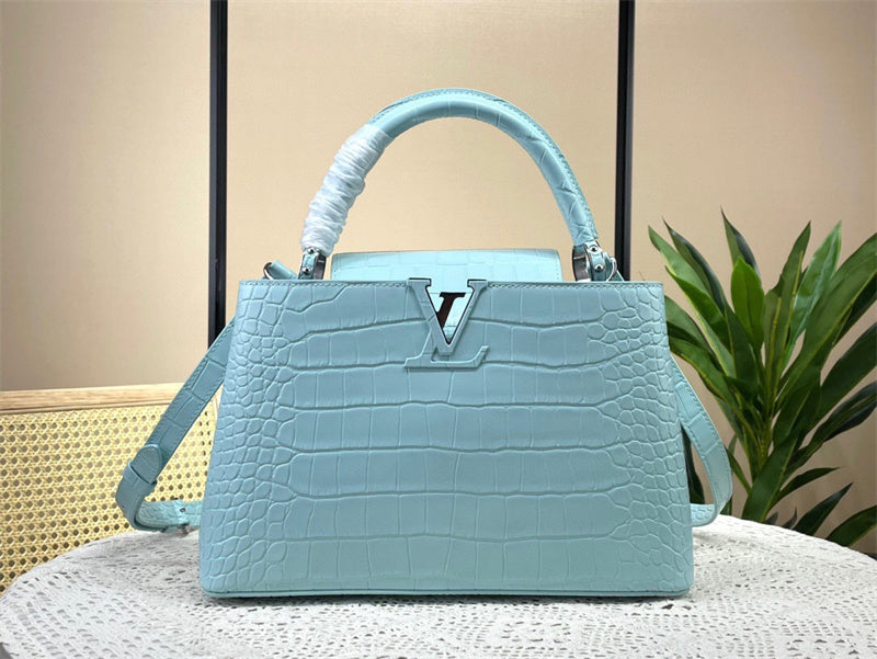  handbag interior and compartment view 33