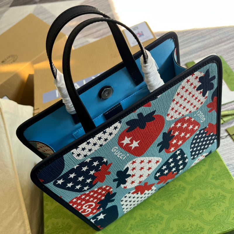 Interior view of everyday-luxe signature women's handbag – women's everyday handbag