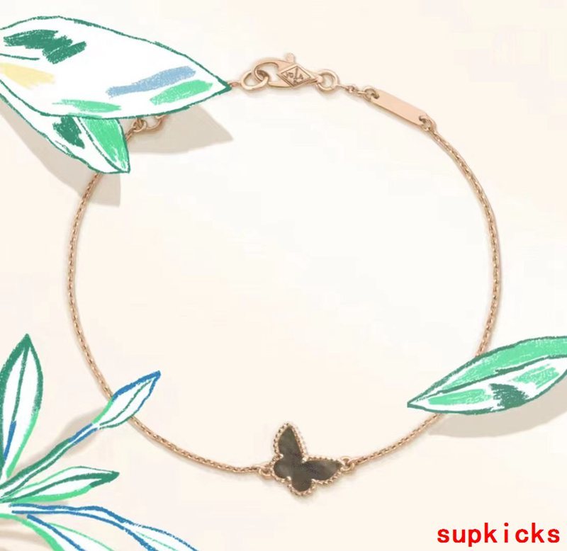 Close-up detail view of Van Cleef & Arpels unisex jewelry piece