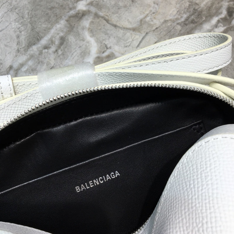 Classic Vegan Leather Handbag - Premium Craftsmanship Detailing | Women's Everyday Carry Handbag #807 - texture close-up (image 9) of designer-inspired handbag