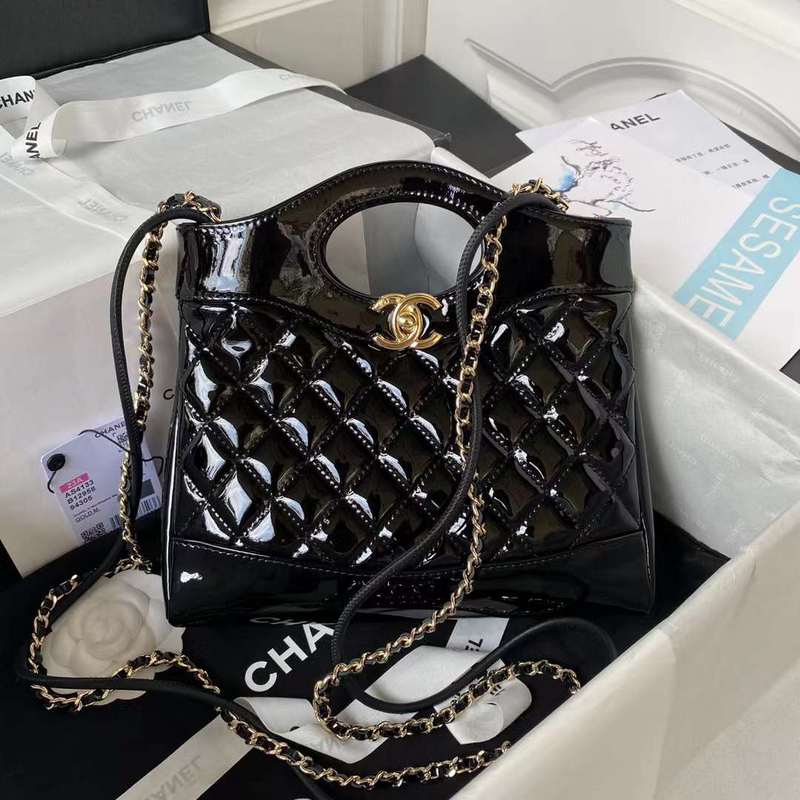 Zivas Charm Contemporary Flair Luxury Handbag (Contemporary Shape Language) – Styled Look