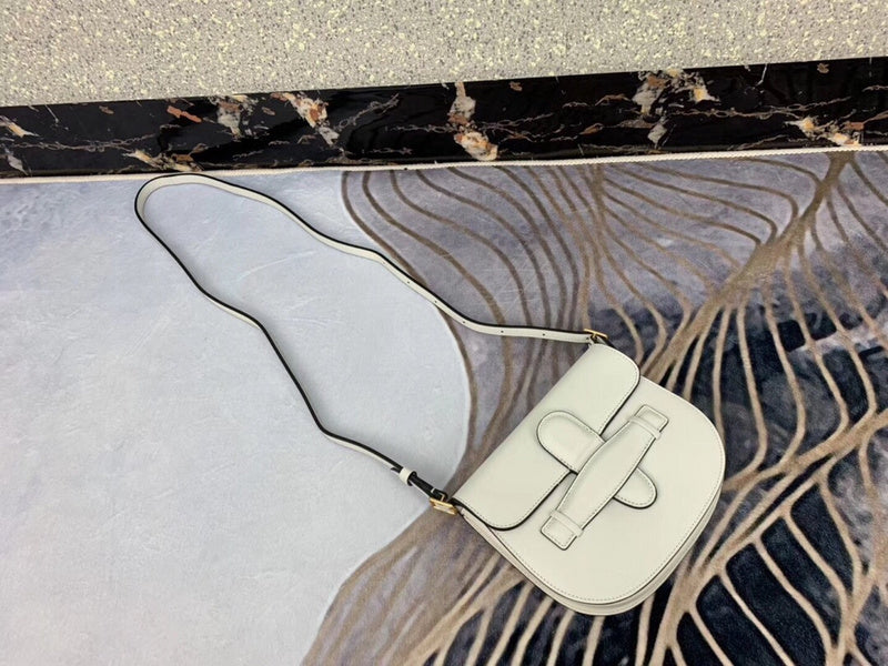 Front view of modern polished women's handbag – women's everyday handbag