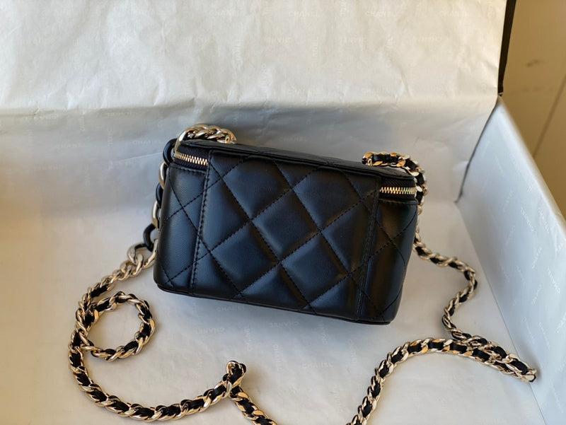  women's handbag, mid design, view 7