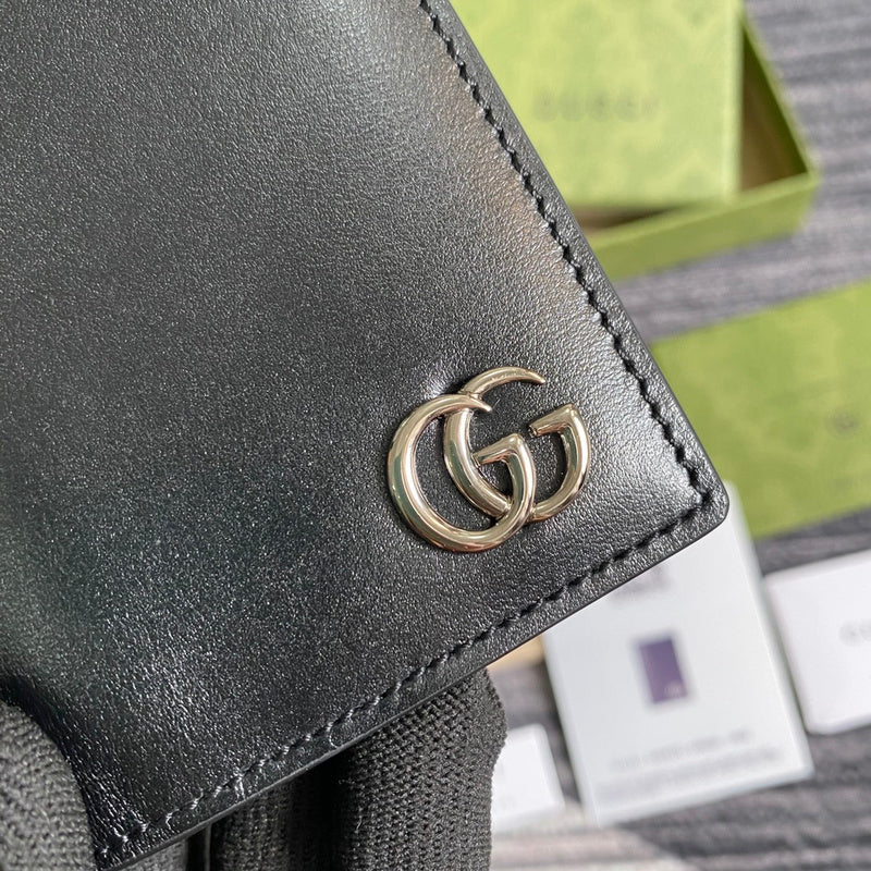 Styled lifestyle shot of structured elevated women's handbag – women's premium purse
