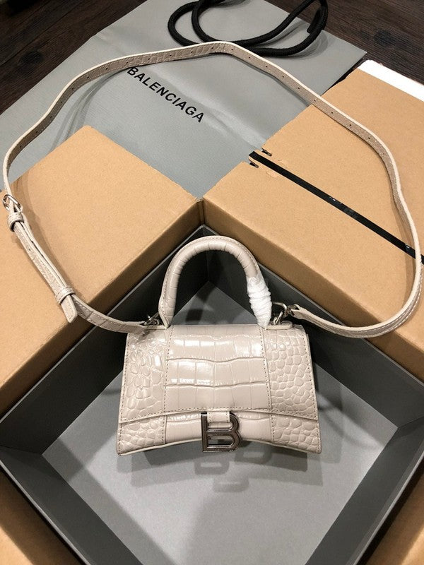 Zivas Charm Timeless Appeal Statement Handbag (Modern Wardrobe Staple) – Angled View