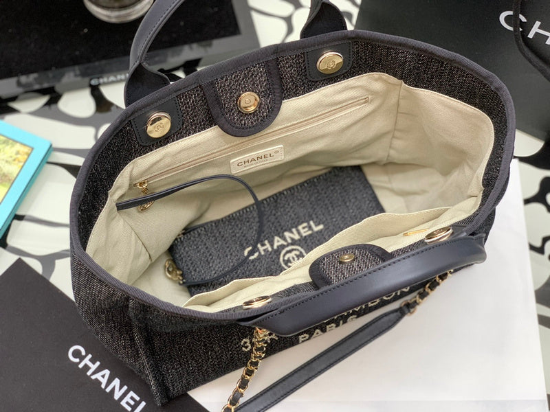  spacious purse view 5