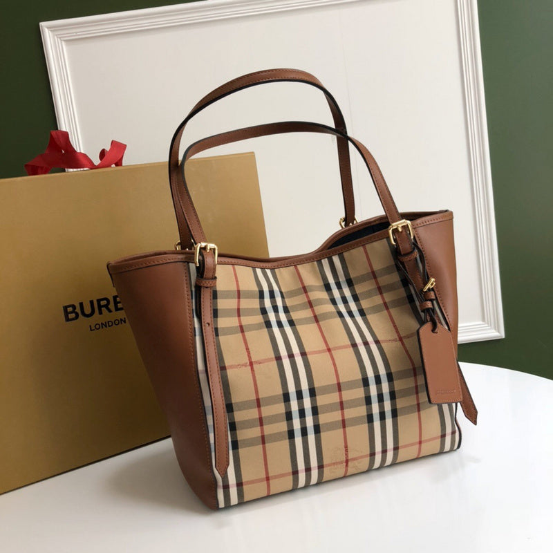 Ziva's Charm handbag – front view (one versatile size)