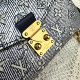  modern carryall bag styled with outfit