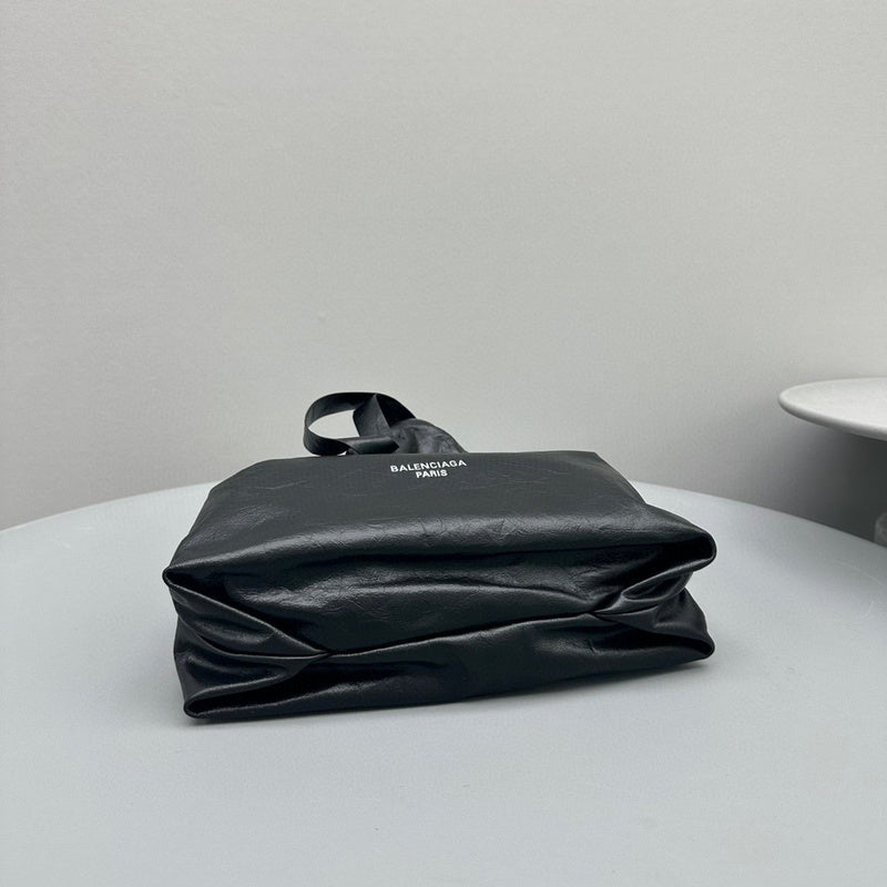 Zivas Charm Refined Everyday Style Statement Handbag (Designer-Inspired Craftsmanship) – Back View