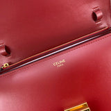 Handle and strap detail of sleek refined women's handbag – women's everyday handbag